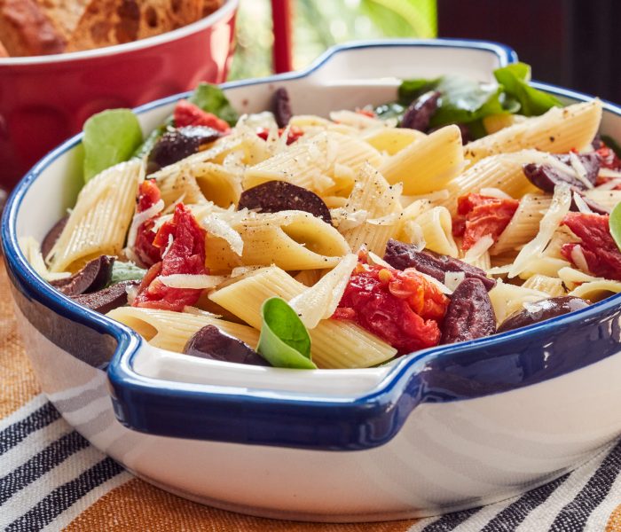 PENNE RIGATE SALAD WITH TOMATO, ARUGULA AND OLIVES